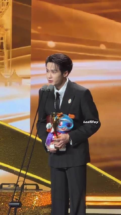 恭喜檀健次获得第21届长春电影节金鹿奖最佳男演员