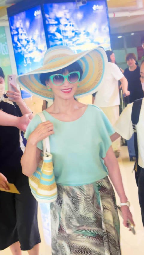 260806|海岛度假风……姐姐和我度个假吧!