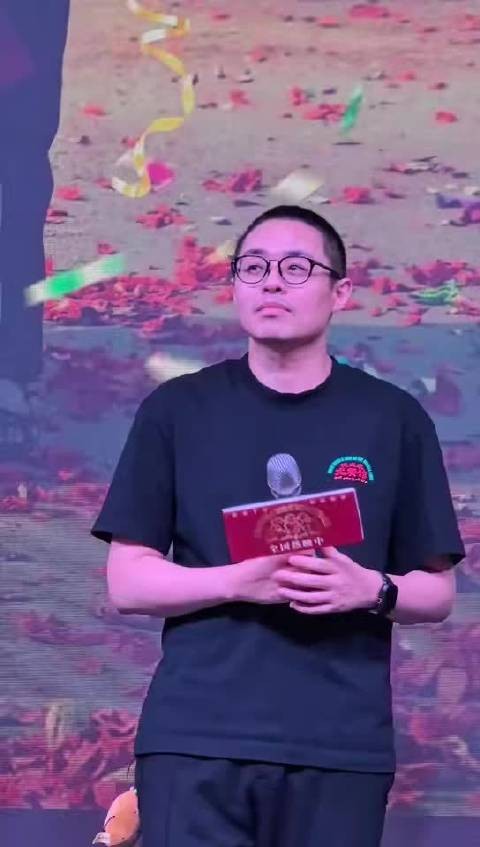 龙餐馆里的温柔遗憾,擦不掉的血痕