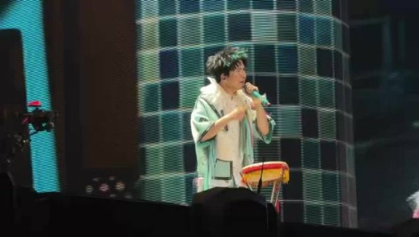 大张伟北京演唱会,生日主场新歌首唱,快乐避难所