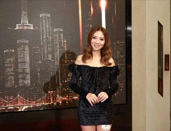 TVB女星主持音综决赛频出状况，新剧将抛弃AI，重拍多场戏