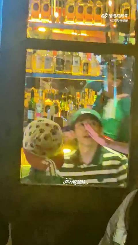 张晚意送考挖坑邓为,互损互动逗趣十足