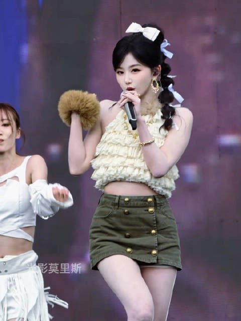 孔雪儿音乐节舞台直拍,女团实力完全是舒适区