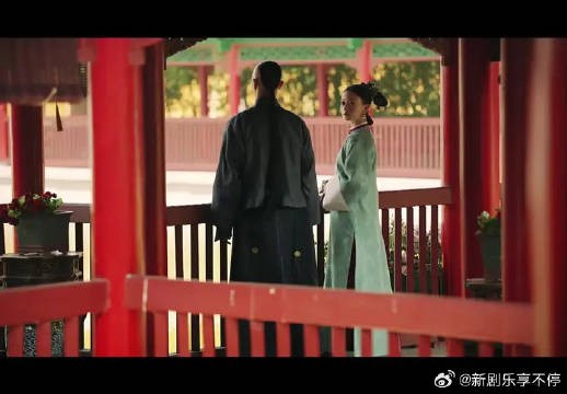 你认为她在担心什么啊