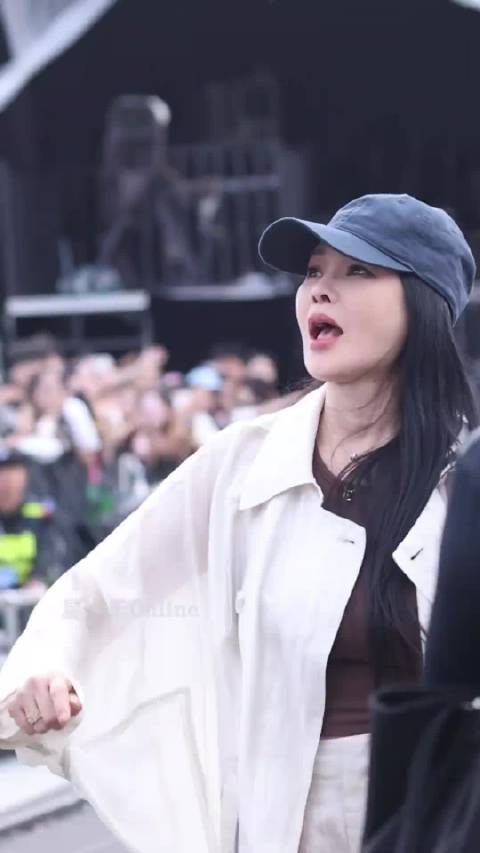 伊能静 现身支持儿子恩利音乐节舞台,妈妈肯定很骄傲有个这么优秀的孩子吧!