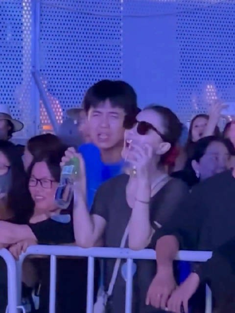 陈粒音乐节遭王菲朋友Ryan性骚扰,竖中指回怼