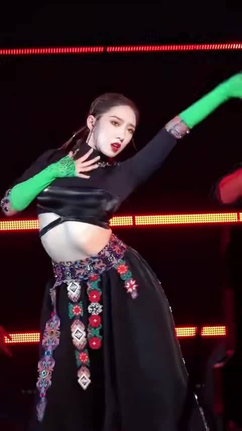 李艺彤孟美岐王怡人许佳琪四代女团代表同台