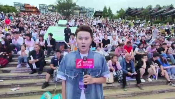 从《最炫民族风》到《奢香夫人》响水滩音乐季万人合唱嗨爆了!