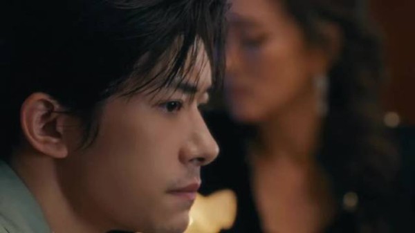 易烊千玺解锁嘉人首位金九男星,与巩俐合作登封