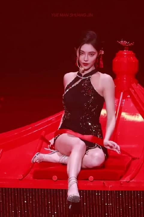 四代女团代表齐聚关注流大会,孟美岐李艺彤许佳琪王怡人同台