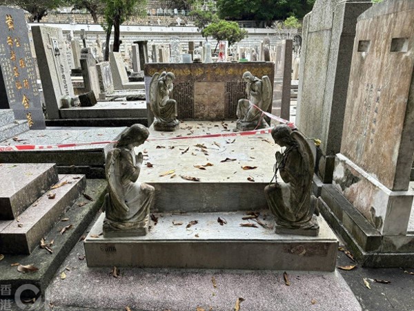 香港传奇影后墓碑疑遭涂鸦破坏,29岁自杀离世,儿子曾捐大批遗物