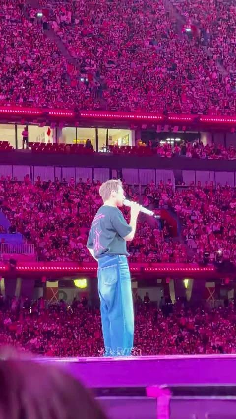 汪苏泷明日世界巡演收官,工装安可组曲纯粹真诚