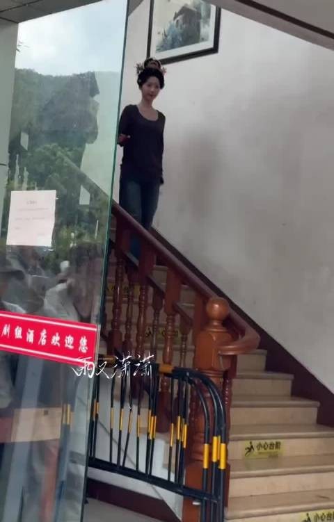 邓恩熙今日《恰逢春》出妆路透来了,你期待这部剧的播出吗?