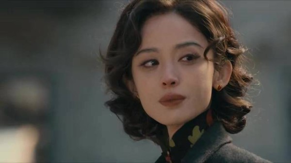 娜扎好美啊～演出了民国的破碎清冷感
