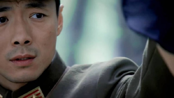 Jason欲摘帽求证郑性别，手却步引遐想