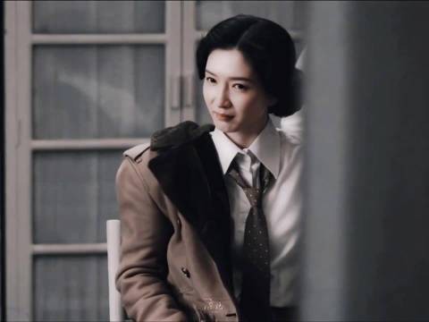 在我心里江疏影既是佳人也是狠人!苏门简直是我的偶像啊,太酷飒了!…
