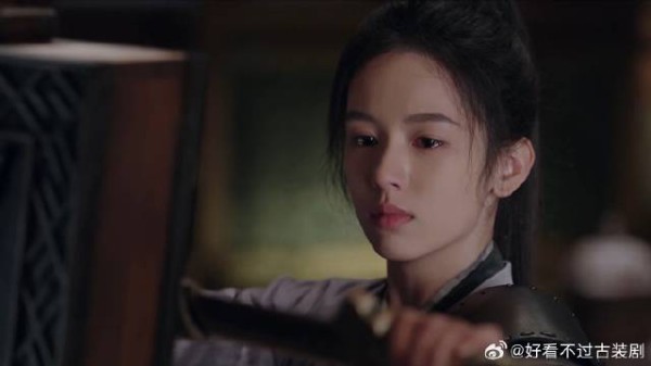 锦月如歌:禾宴再见昔日配剑,往事种种历历在目,她呆立当场