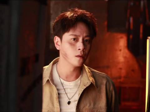 秦俊杰蔓迪二硫化硒去屑洗发水代言人 话不多说,感受硬核气场