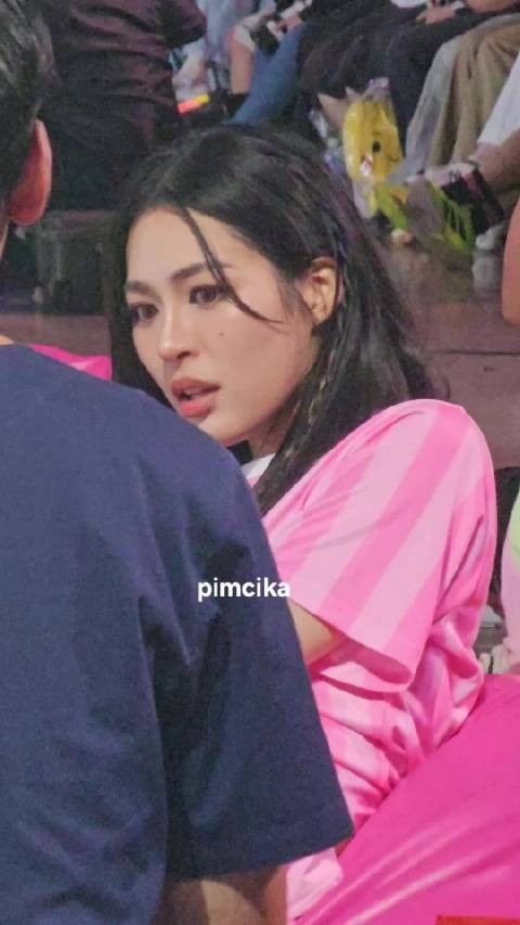 嘞个怕是有点儿痛哦