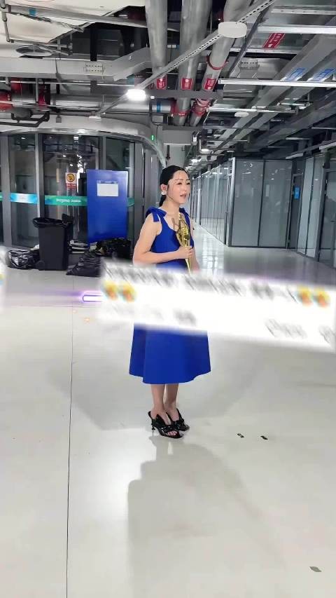 不是卫诗雅一人领奖太孤单,而是内娱明星过得太舒服了 百花奖