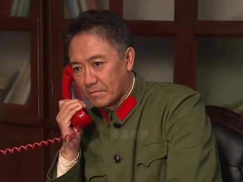 妻子偷听司令丈夫与战友电话,寻回失散女儿