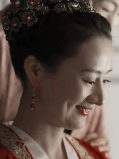 她的一生明明没有做错什么,却受尽了苦楚