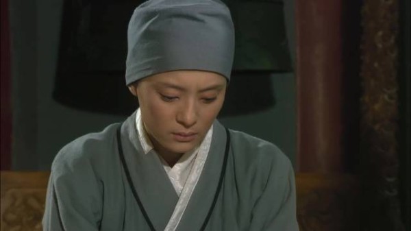 甄氏入空门，眉庄失仪被罚跪思