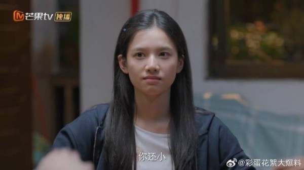 苗靖过年想要喝酒,陈异:你还小喝橙汁就行!
