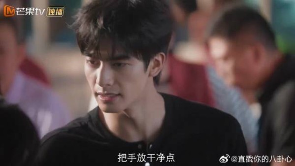 苗靖被小偷盯上,哪料翻出骨灰盒,被陈异抓个现行