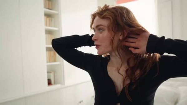 Sadie Sink 为Calvin Klein拍摄写真幕后
