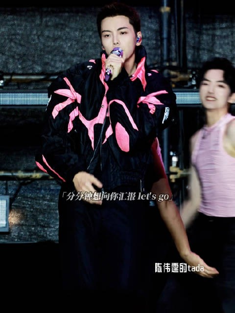 分分钟想向你汇报～陈伟霆演唱自己作曲的粤语歌《Love U2》，音乐节直拍