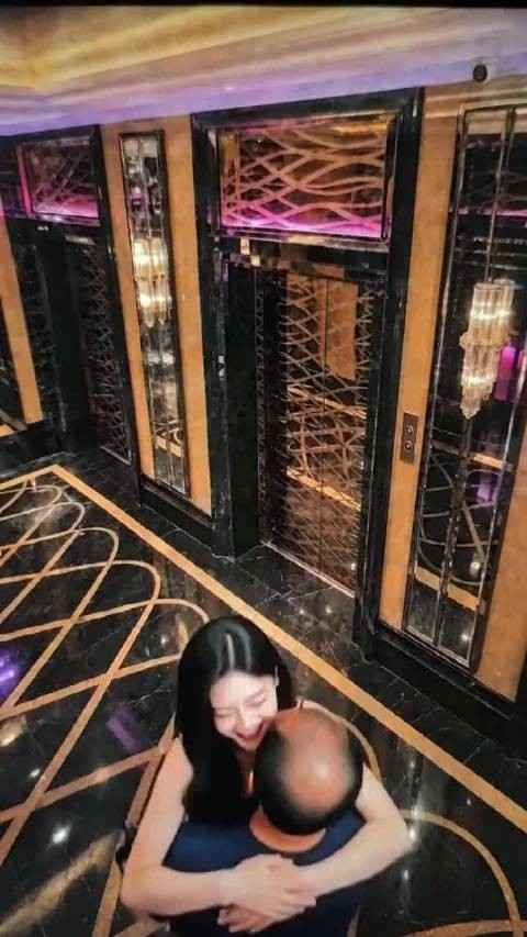 转账一停,感情归零,ktv没有真爱