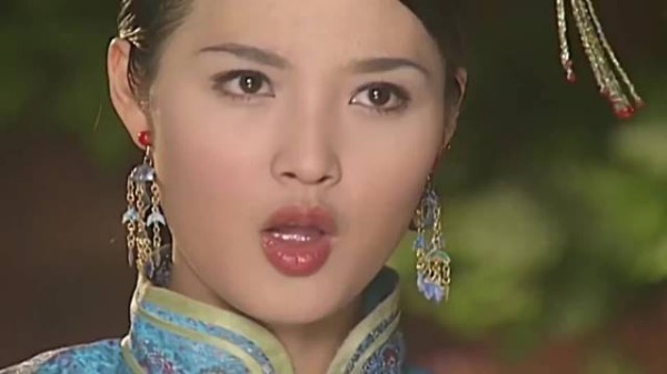 孝庄秘史：小玉儿仗着是主子，扇苏茉儿巴掌，多尔衮爱屋及乌护着苏茉儿