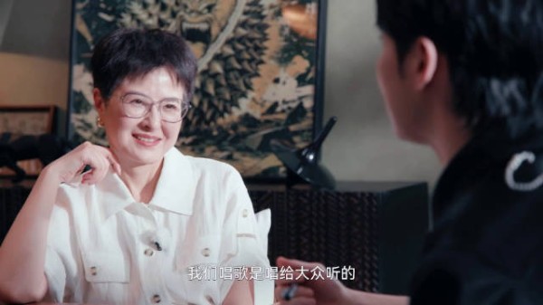 本来就很难做到人人都喜欢，总有人要背负着争议继续往前走