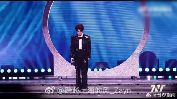 张真源眩晕误认眼花是关灯，自己吓自己