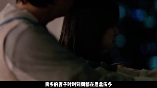 精英父亲翻看相机,发现养子记录生活点滴,相伴六年胜过血缘