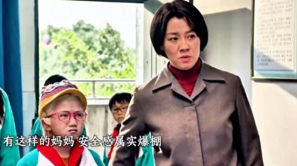 白化病女儿被同学歧视欺负,妈妈无条件保护,谁不羡慕这样的好妈妈