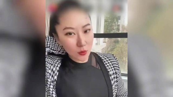 谢贤前女友Coco直播高情商回应挑衅提问