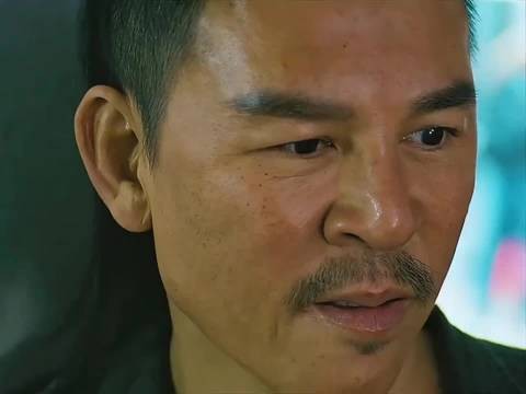 劫匪逃亡误入狼窝,这车谁敢坐?