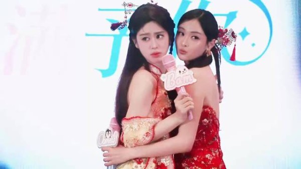 我爱你，你爱我吗 ：我爱你 ：我也爱你