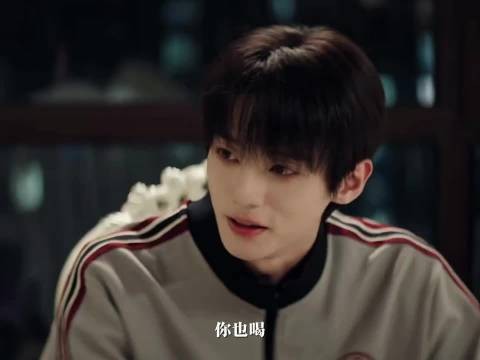 沈负暄终于体会到了久违的母爱，哪怕是一碗咸咸的海鲜粥，都会觉得很好喝