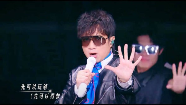 黄子弘凡气场不输古巨基,配合默契舞台爆