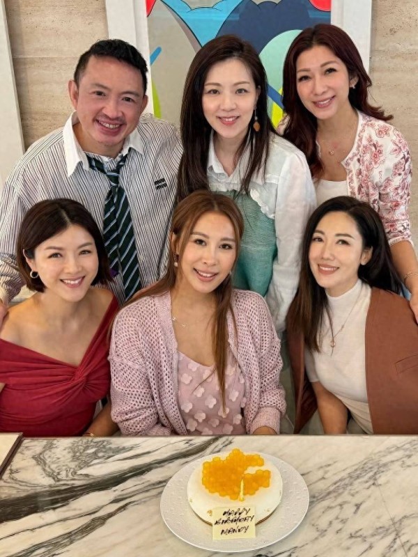 TVB前港姐冠军生日,一班高颜值港姐好友齐聚,妈妈与她一天生日
