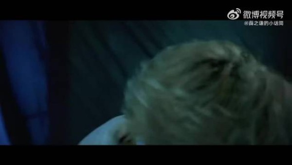薛之谦暴雨演出突发状况,优先安抚粉丝化解危机