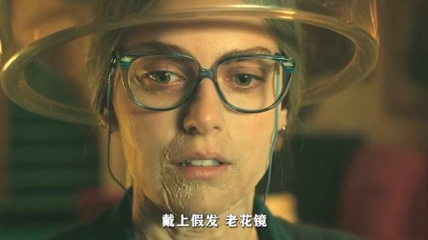 女孩化老年妆跟老人约会，因为外婆一周前已经去世