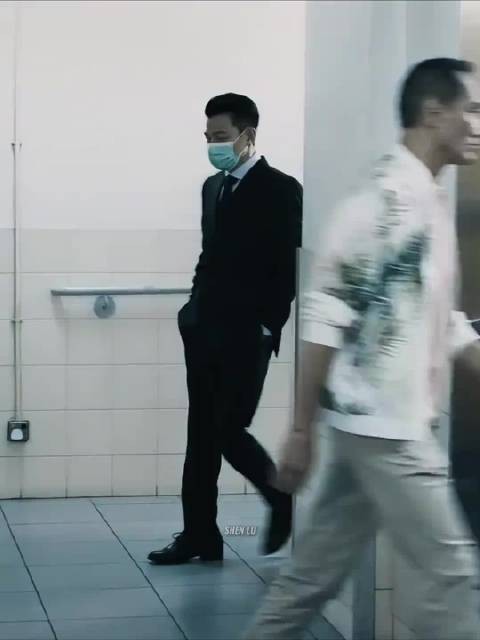 刘德华凭实力硬帅,四十年颜值与业务双在线