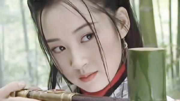 同样是饰演任盈盈,哪一版最符合你心目中又美又飒的魔教圣姑!