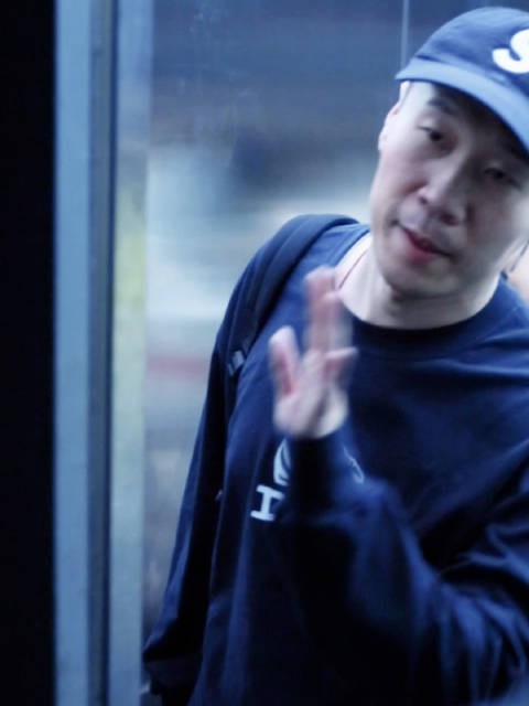 “等会儿 还差一位!”
