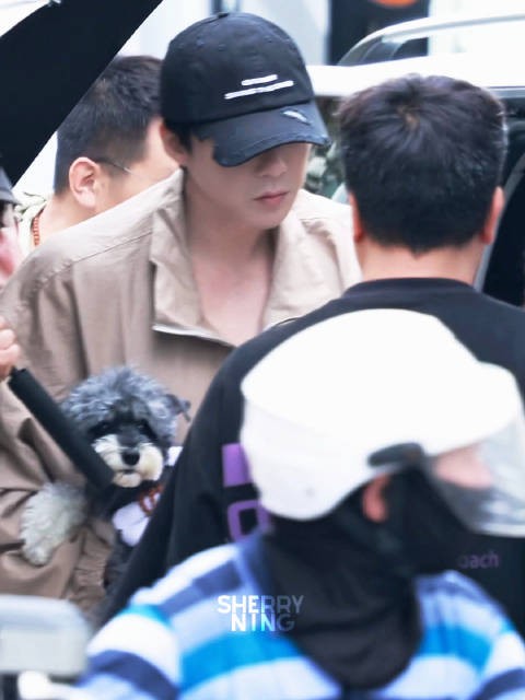 上班了,终于看到新鲜的大小宝贝了