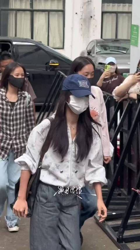 卢昱晓《刺棠》围读上班了